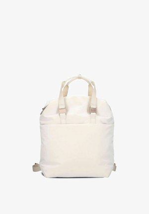 Cremefarbener Rucksack aus glattem Stoff mit zwei oberen Griffen, verstellbaren Seitenriemen und Reißverschluss. Minimalistisches Design ohne Muster.