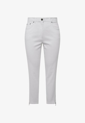 Pantaloni in denim bianco con vestibilità slim, dotati di tasche anteriori e cerniere alla caviglia. Il tessuto ha una texture liscia e un design uniforme.