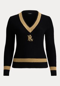 Svart strikkegenser med V-hals, med gullribbed detaljer på kragen og mansjettene, samt et gold logo på brystet.