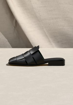 CORAIA - Šľapky - black