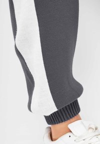 Cesare Gaspari JOGGER SET - Pantaloni de trening - grey