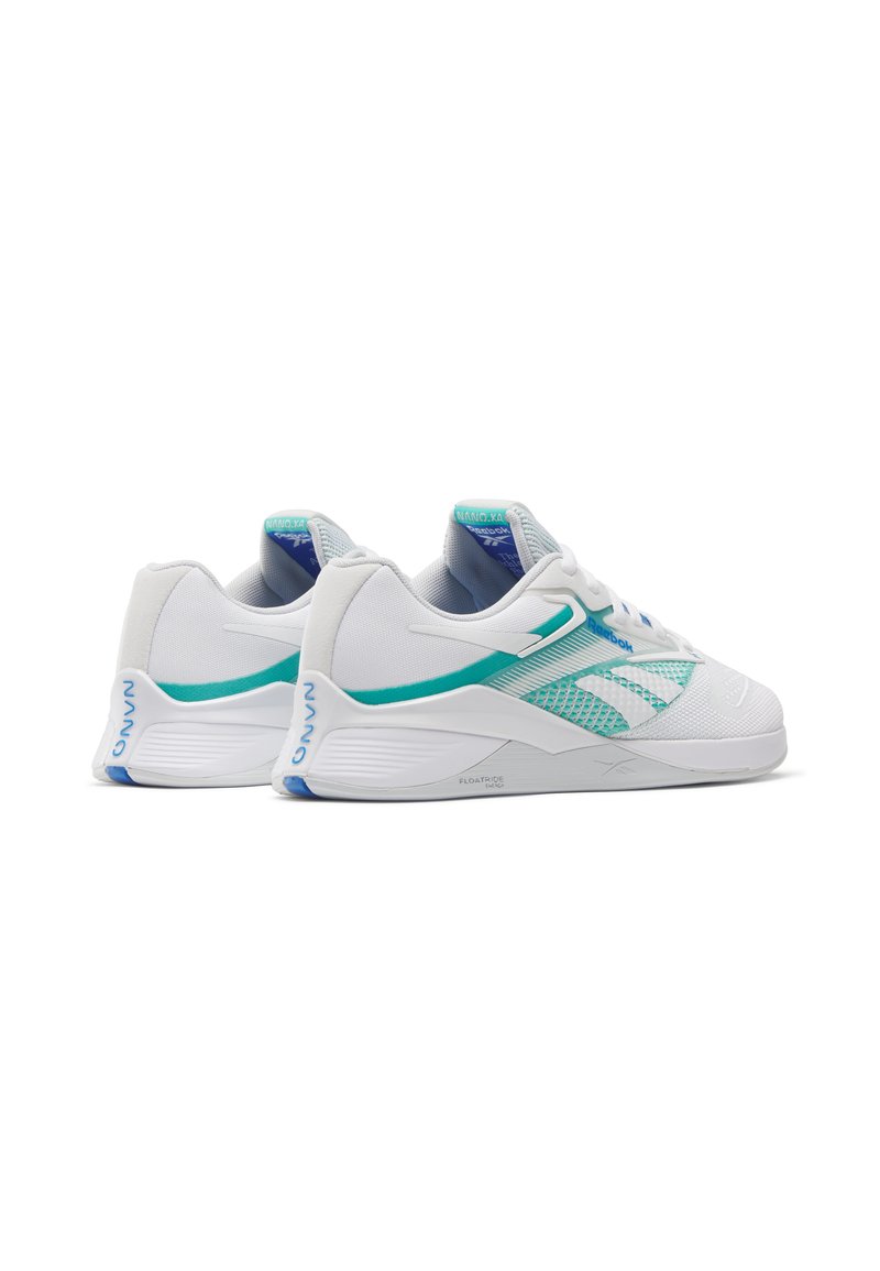 Zapatillas deportivas blancas con paneles de malla en turquesa y azul, con una suela texturizada y la marca “FLOATRIDE” en el lateral.