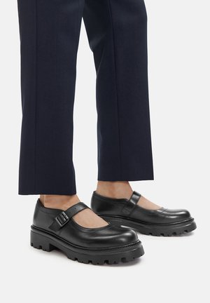 SANDY - Baleriny z zapięciem