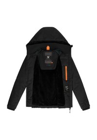 Veste noire avec capuche, dotée d'un accent orange sur la fermeture éclair et l'étiquette. Intérieur doublé de tissu noir doux, comprend une poche zippée.