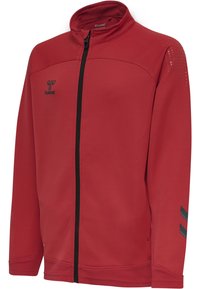 Rote Zip-Jacke aus strukturiertem Stoff, versehen mit einem schwarzen Reißverschluss und Logo, und seitlichen Einsätzen mit perforierten Details und schwarzen Akzenten.