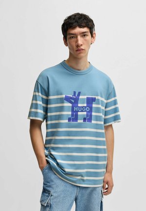 T-shirt con stampa - light blue four