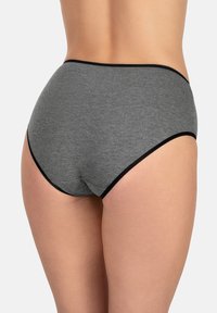 Slip grigio in cotone con texture liscia, rifinitura nera elastica, design a vita alta e copertura totale sul retro.
