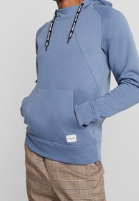 Jack & Jones Jersey con capucha - blue