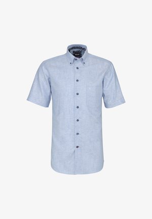 Hellblaues, kurzärmeliges Hemd mit Knopfleiste, Button-Down-Kragen, einer einzelnen Brusttasche und kontrastierenden dunklen Knöpfen.