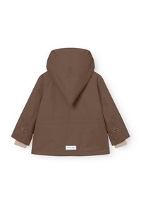 Veste imperméable marron avec capuche, poignets beige clair contrastants, sangles de manches réglables et étiquette au dos.