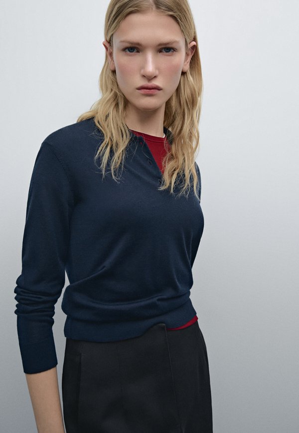 WIDE-LEG WITH NO WAISTBAND  - Trousers3