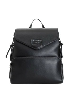 Zaino in pelle nera con patta frontale, tasca con zip, coulisse laterali, manico superiore e logo "CAFÉNOIR JEANS" sulla patta.