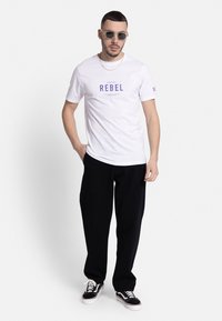 Redefined Rebel RONAN TEE - Majica kratkih rukava s printom - white candy