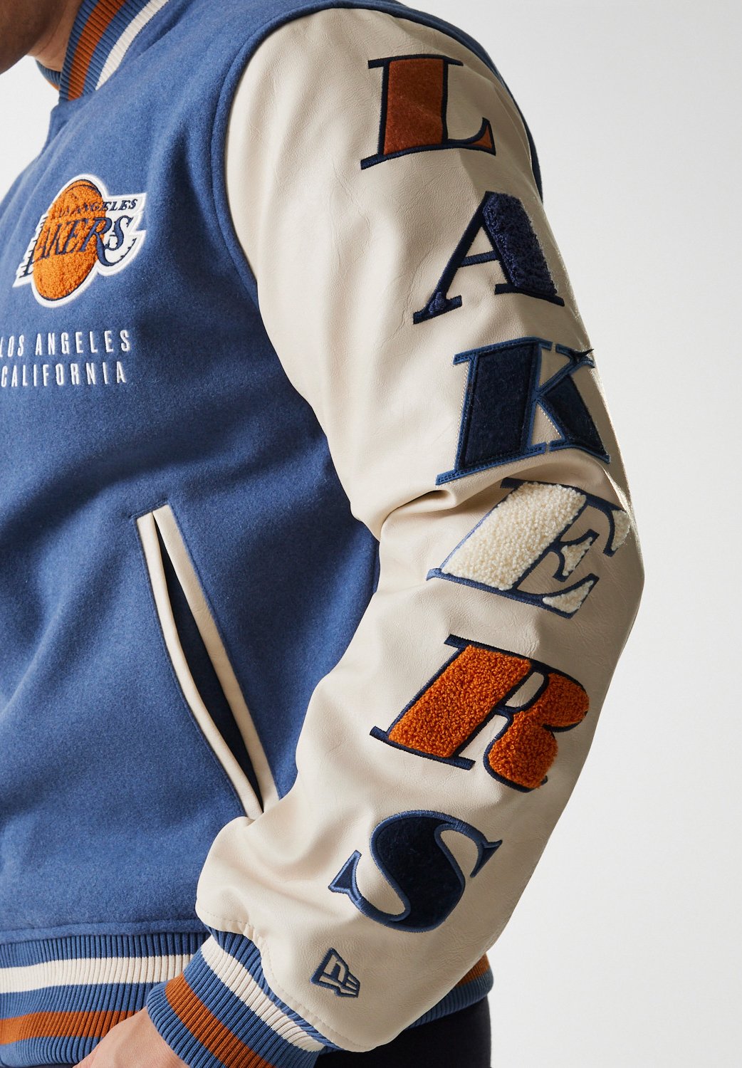 New Era LOS ANGELES LAKERS VARSITY - Geacă bomber - blue/white