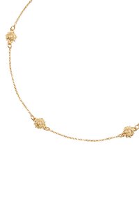 Collana in oro caratterizzata da piccoli accenti floreali distribuiti uniformemente lungo il design per un aspetto delicato. Maglie semplici e texturizzate aumentano il richiamo visivo.