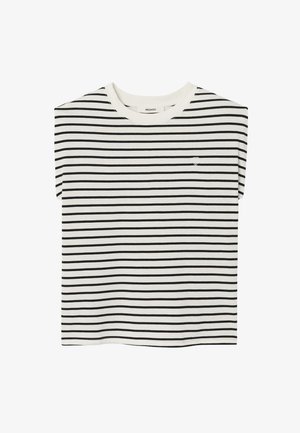 Chemise blanche à manches courtes avec de fines rayures horizontales noires et une petite broderie de cœur blanc sur le côté gauche de la poitrine.