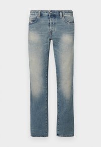 Vaqueros de corte recto en denim azul claro con zonas desgastadas, cinco bolsillos y cierre de botón. La tela muestra un leve desgaste y marcas de uso.