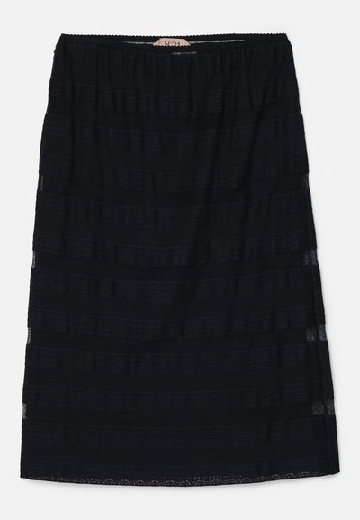 Svart strikket skjørt med en strukturert stripe mønster, elastisk midje og kne-lengde design med en bølgete kant.