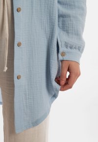 Knit Factory YUKI - Overhemdblouse - indigo