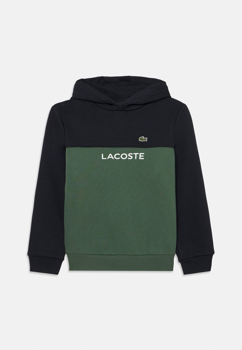 Hoodie Lacoste noir et vert avec un logo sur le devant et un petit emblème de crocodile sur la poitrine, doté d'une capuche et de poignets et d'un ourlet côtelés.