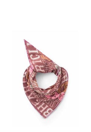Bandana-artiger Schal, zu einem Dreieck gefaltet, mit rosa, braunen und weißen Farbtönen und großen, überlappenden Buchstabenmustern.