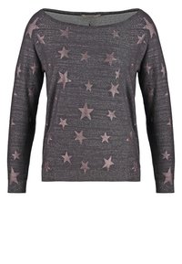 Mörkgrå tröja med off-shoulder-krage, prydd med spridda stjärnmönster i roséguld och en mjuk, något texturerad tyg.