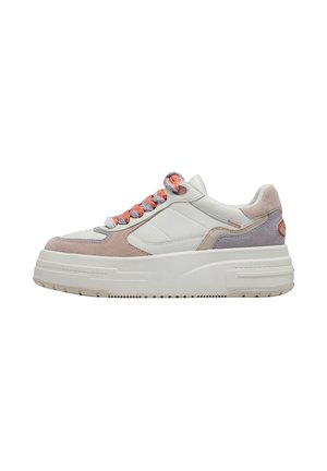 Trainers - rose comb
