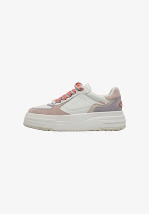 Trainers - rose comb