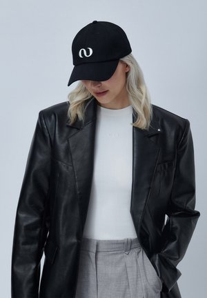 EDDA - Cap - black