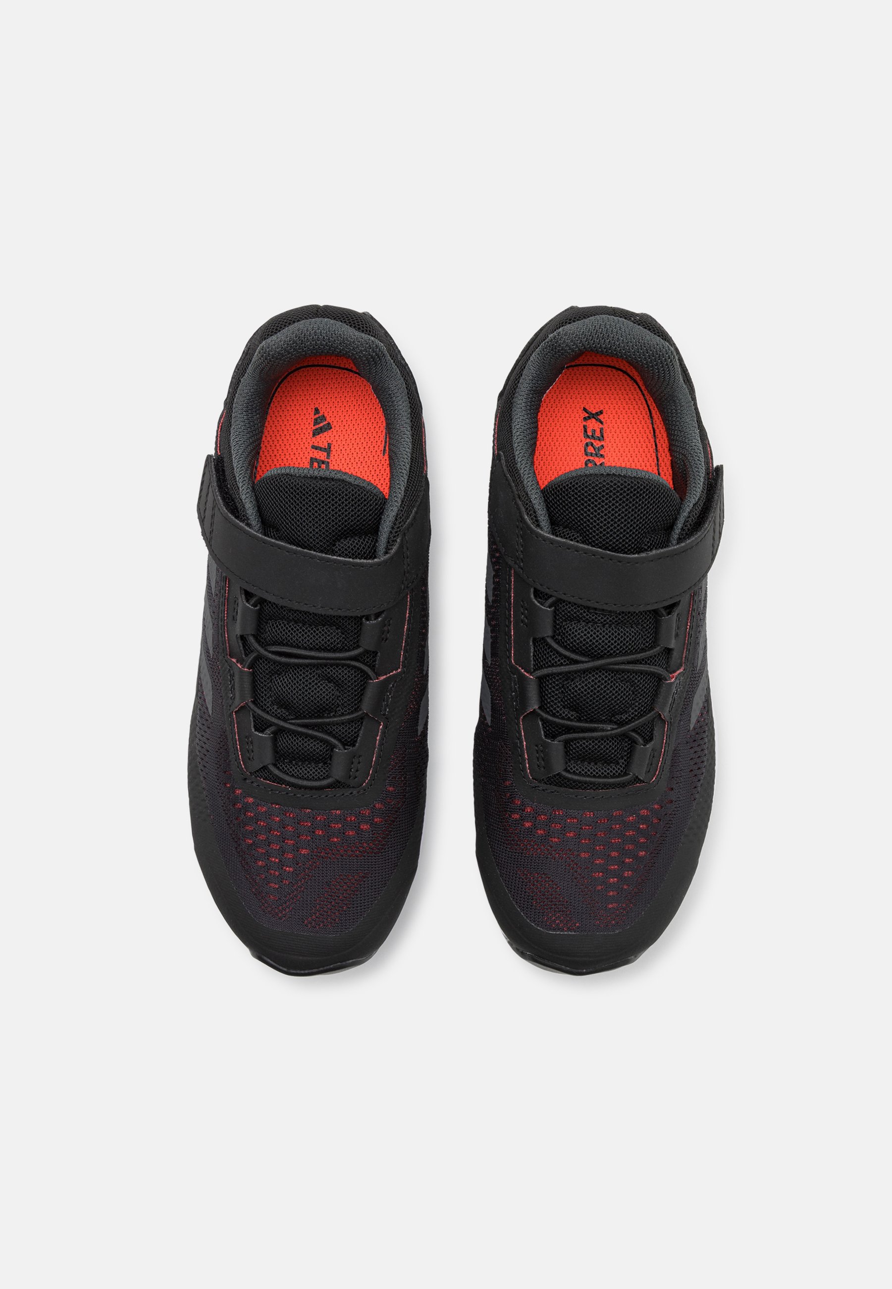 Adidas Terrex TERREX AGRAVIC FLOW UNISEX - Laufschuh Trail - core  black/solid grey/solar red/schwarz - Zalando.ch