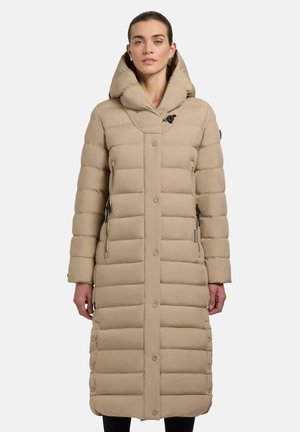 Beige, lange pufferjas met capuchon, met een gestikt ontwerp, voorknopen, zijzakken met rits en een rechte snit.
