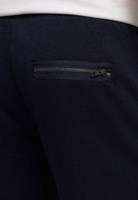 Non sélectionné, sky captain
