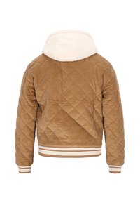 Barna kordbársony steppelt dzseki krém színű bolyhos kapucnival, csíkos gumírozott mandzsettákkal és alsó résszel. Gyémántmintás és laza fazonú.