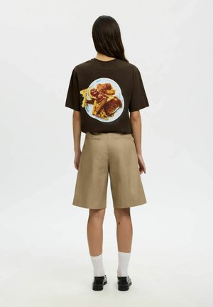 Selected, T-SHIRT REGULAR FIT PRINTED - T-shirt imprimé - delicioso