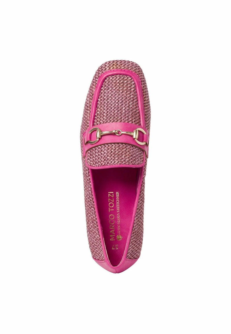 Mocassin tissé rose avec garniture en cuir et détail mors doré, semelle intérieure brandée, taille 37.