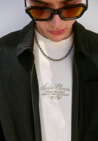 Thumbnail Image 4