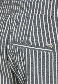 Cecil GESTREIFTE 7/8 - Tygbyxor - blau
