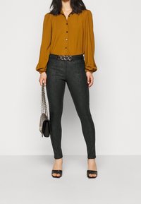 Vero Moda Petite Broek - black