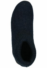 Wełniane kapcie w ciemnym granacie z teksturowanym wierzchem, prążkowanym mankietem i okrągłym otworem. Miękka powierzchnia z przytulnym, puszystym wnętrzem.