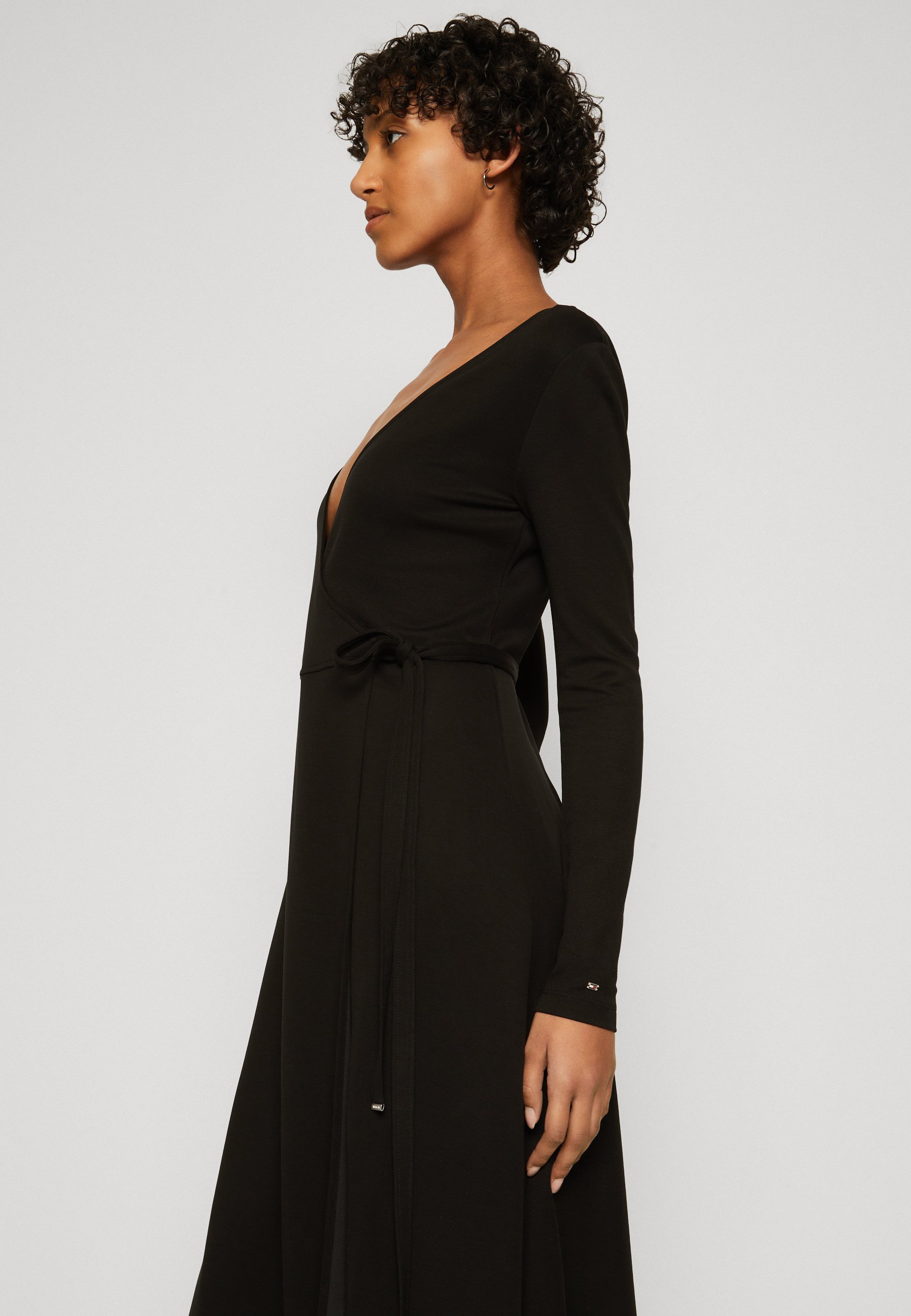 Tommy Hilfiger WRAP MIDI DRESS - Jerseyjurk - black/zwart - Zalando.nl