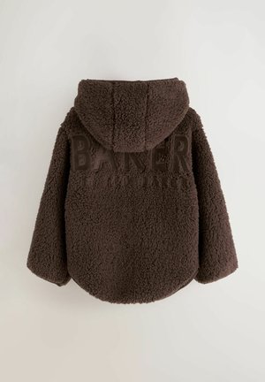 Veste en polaire marron avec capuchon, dotée d'une surface texturée et du mot "BAKER" embossé à l'arrière. Ourlet arrondi et coupe ample.