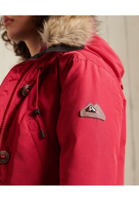 Superdry & Co ROOKIE - Manteau en duvet - chilli pepper