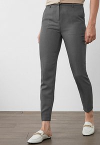 Next SLIM  - Spodnie materiałowe