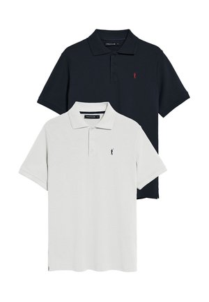 Zwei Poloshirts, eines schwarz und eines hellgrau, beide mit einem Kragen, kurzen Ärmeln und gesticktem Logo auf der Brust.