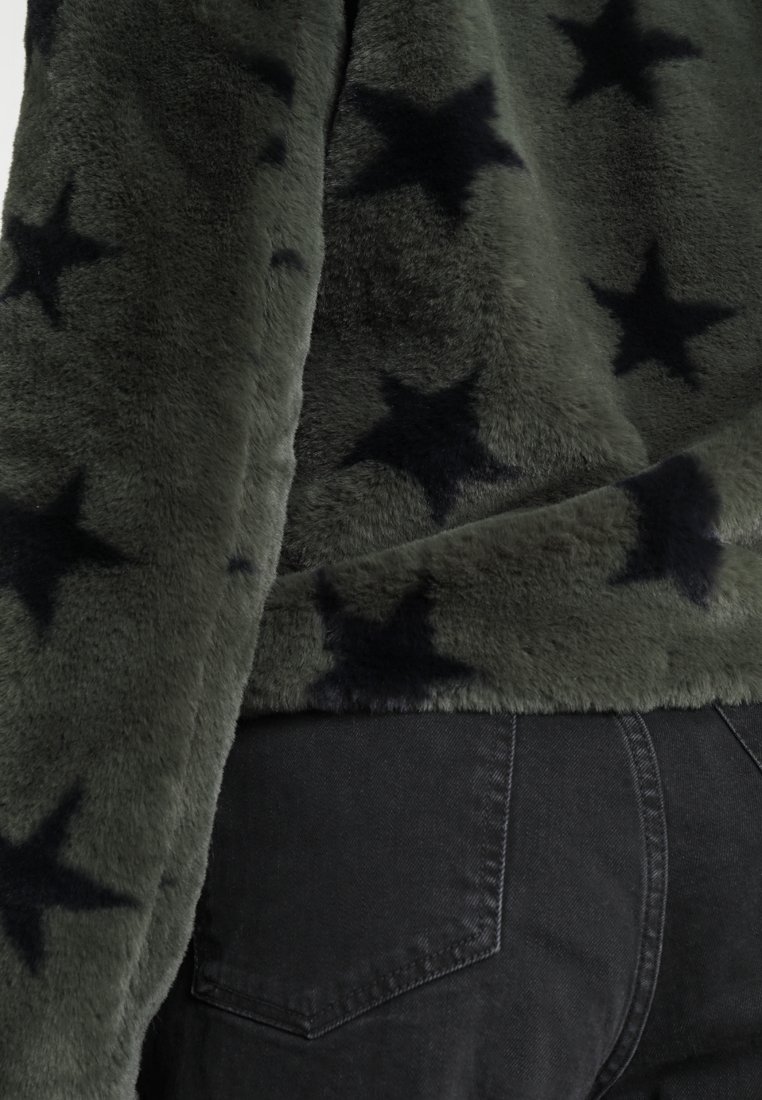 Winterjas khakiblack Winterjas khakiblack