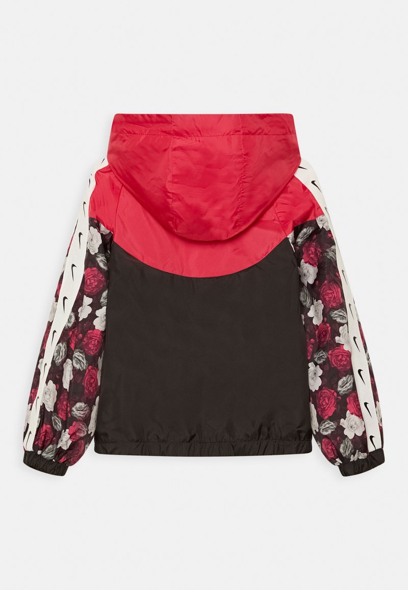 Kinder Jacken | Nike Sportswear WINDRUNNER JACKET Übergangsjacke black/schwarz - OD34587 Kinder Jacken | Nike Sportswear WINDRUNNER JACKET Übergangsjacke black/schwarz - OD34587