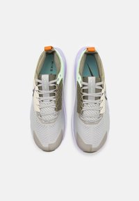 Nike Performance ZOOMX ZEGAMA 2 - Terepfutó cipők - light iron ore/anthracite/vapor green/lilac bloom/medium olive