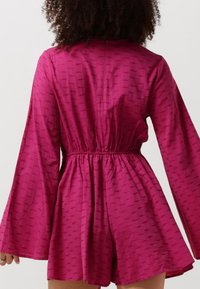 Refined Department LULU  - Jumpsuit - roze