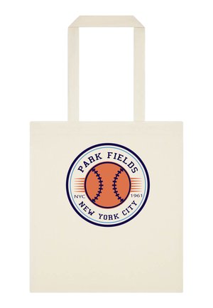 Sac cabas beige avec longues anses, présentant un logo circulaire d’une balle de baseball orange et le texte « Park Fields New York City NYC 1961. »
