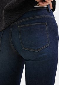 TOM TAILOR TTALEXA cropped - Kavbojke slim fit - rinsed blue denim